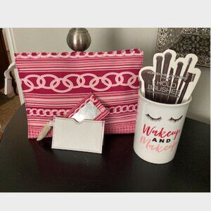 Adrianne Vittadini Ceramic Brush Holder & Cosmetic Case with Mirror